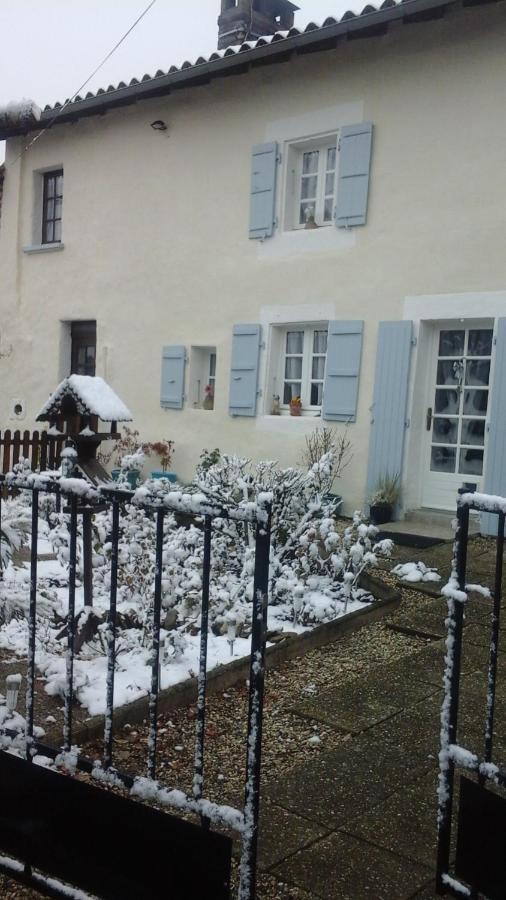 La Maison Des Fleurs Montembœuf 外观 照片