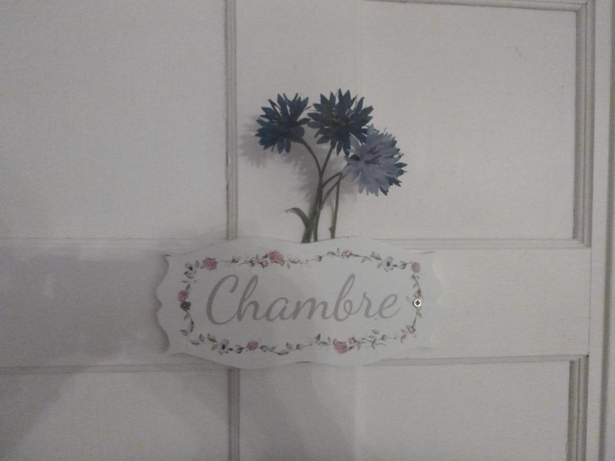 La Maison Des Fleurs Montembœuf 外观 照片
