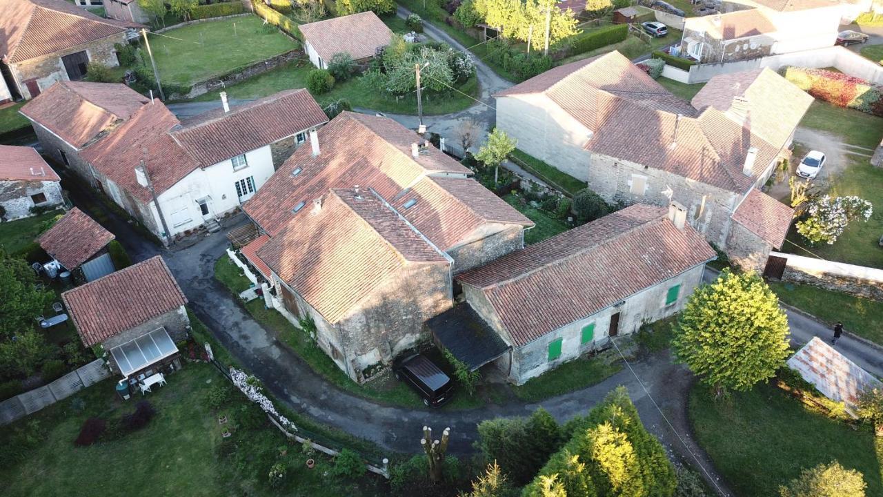 La Maison Des Fleurs Montembœuf 外观 照片