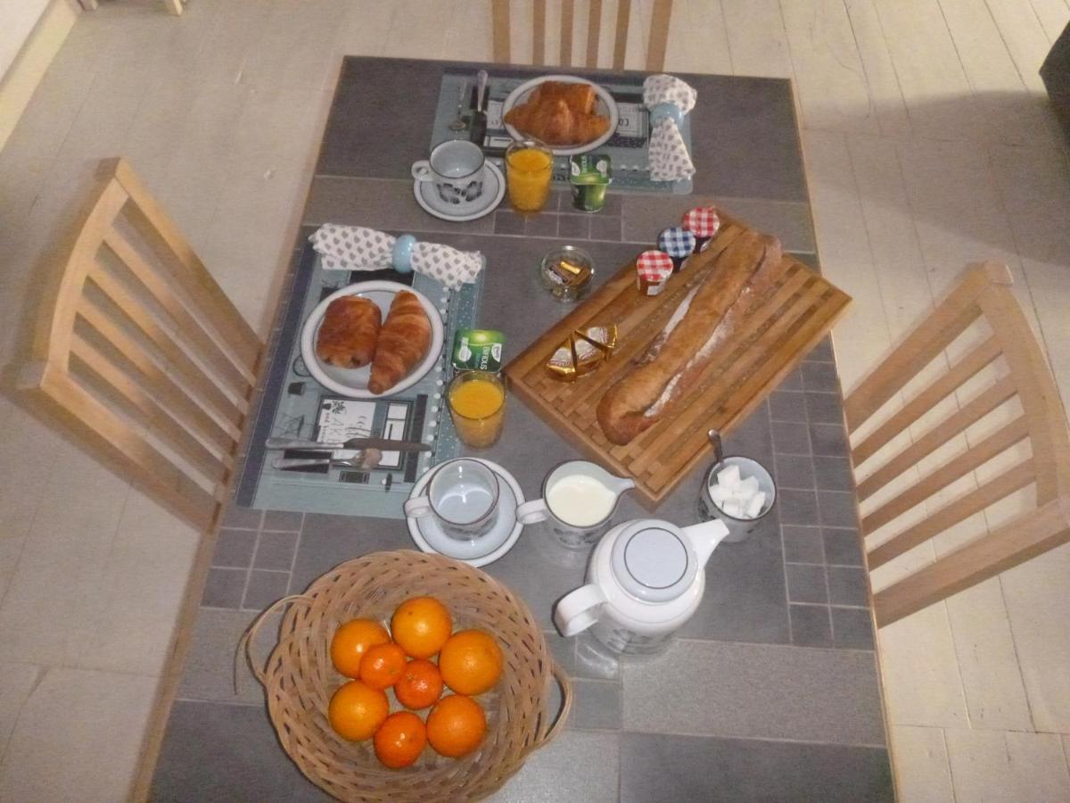 La Maison Des Fleurs Montembœuf 外观 照片