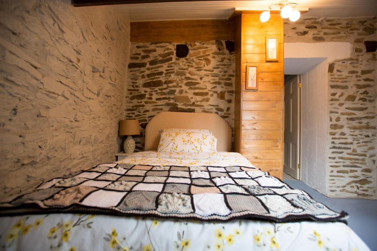 La Maison Des Fleurs Montembœuf 外观 照片